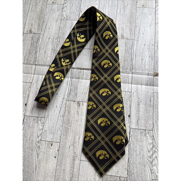 University Of Iowa Hawkeyes Black  Men’s Neck Tie Hawkeye Logo Graduation formal - Picture 1 of 7